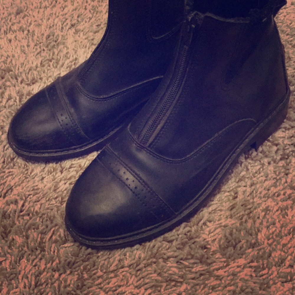 Horseback riding boots
